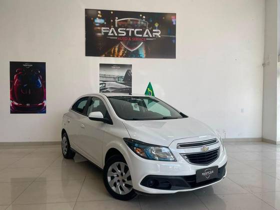 CHEVROLET ONIX 1.4 MPFI LT 8V FLEX 4P MANUAL CHEVROLET ONIX 1.4 MPFI LT 8V FLEX 4P MANUAL